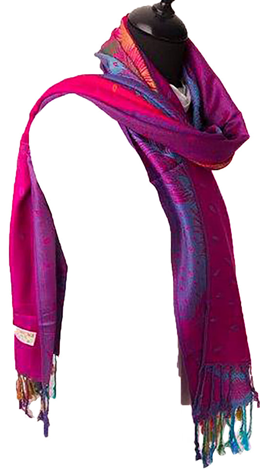 The Versatility of Cashmere and Pashmina  Shawls: From Casual to Formal