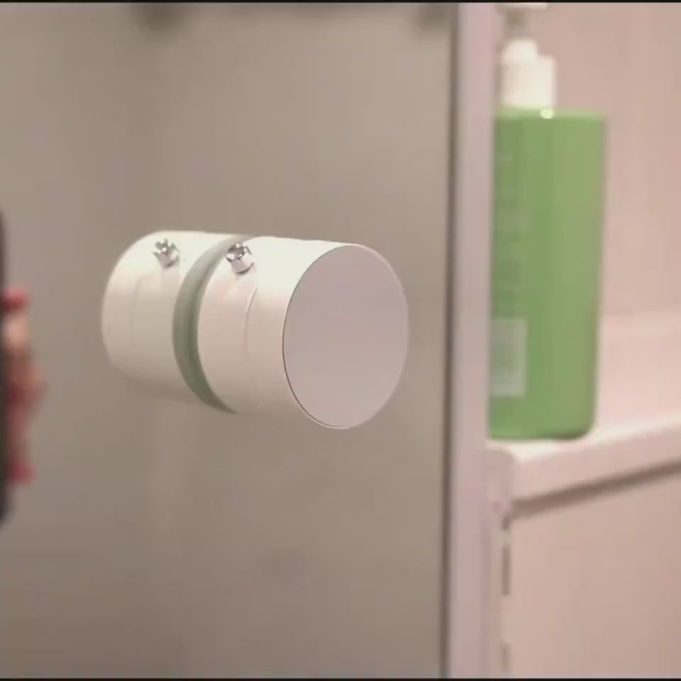 Foldable Magnetic Car Phone Holder – Strong Suction, Hands-Free Usevideo 3