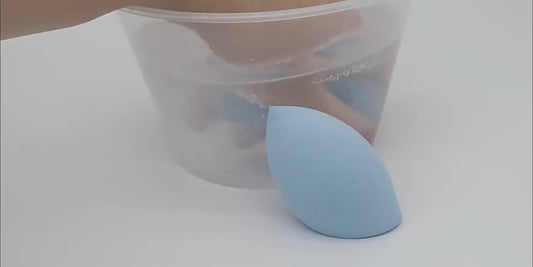 Flawless Makeup Sponge – Seamless Blending for a Perfect Finish!video 2