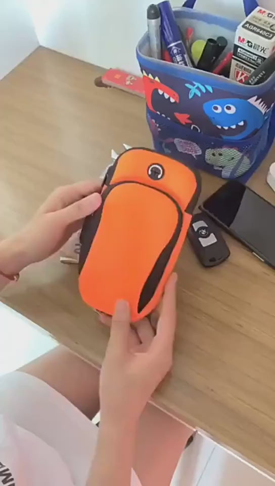Running Arm Bag – Hands-Free, Sweatproof & Adjustable for Workouts! video 2