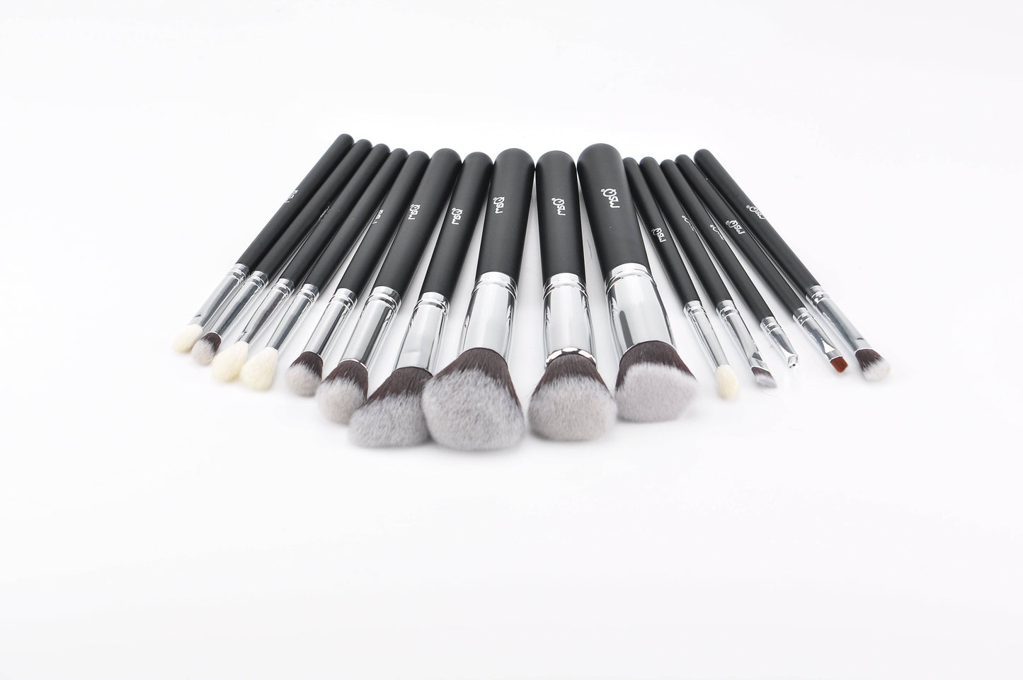 Makeup Brush for Flawless Blending and Contouring | Professional Cosmetic Tool for a Perfect Finish" FREE POSTAGE - The Little Market Shop
